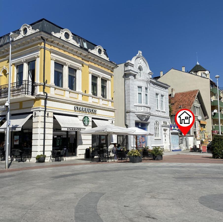 Central House Varna Exteriör bild